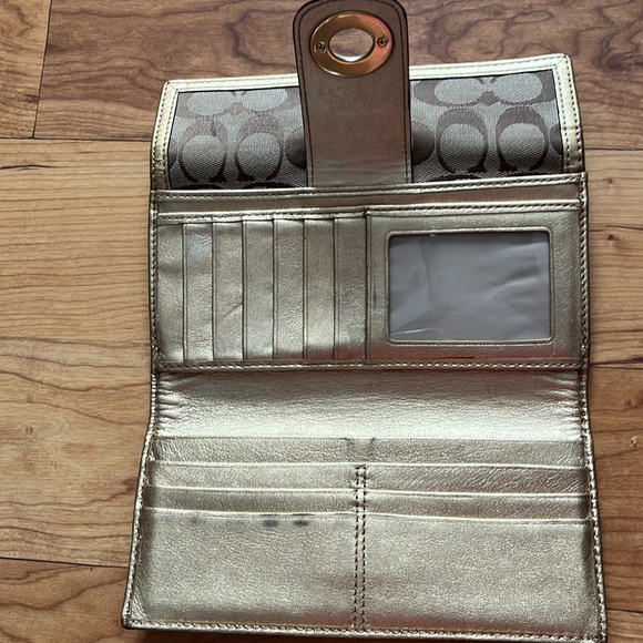 Wallet - Picture 11 of 16